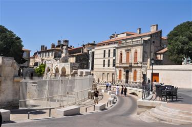 Arles Center