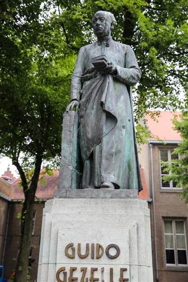 Statue of Guido Gezelle